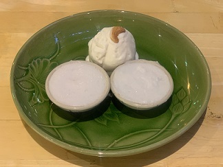 Kanom Tuy (Thai Coconut Custard) 2 pcs. (With Coconut Ice Cream) - Click Image to Close